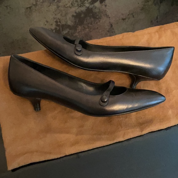 Bottega Veneta size 37 kitten heel 1.5 kitten heel - Picture 2 of 5
